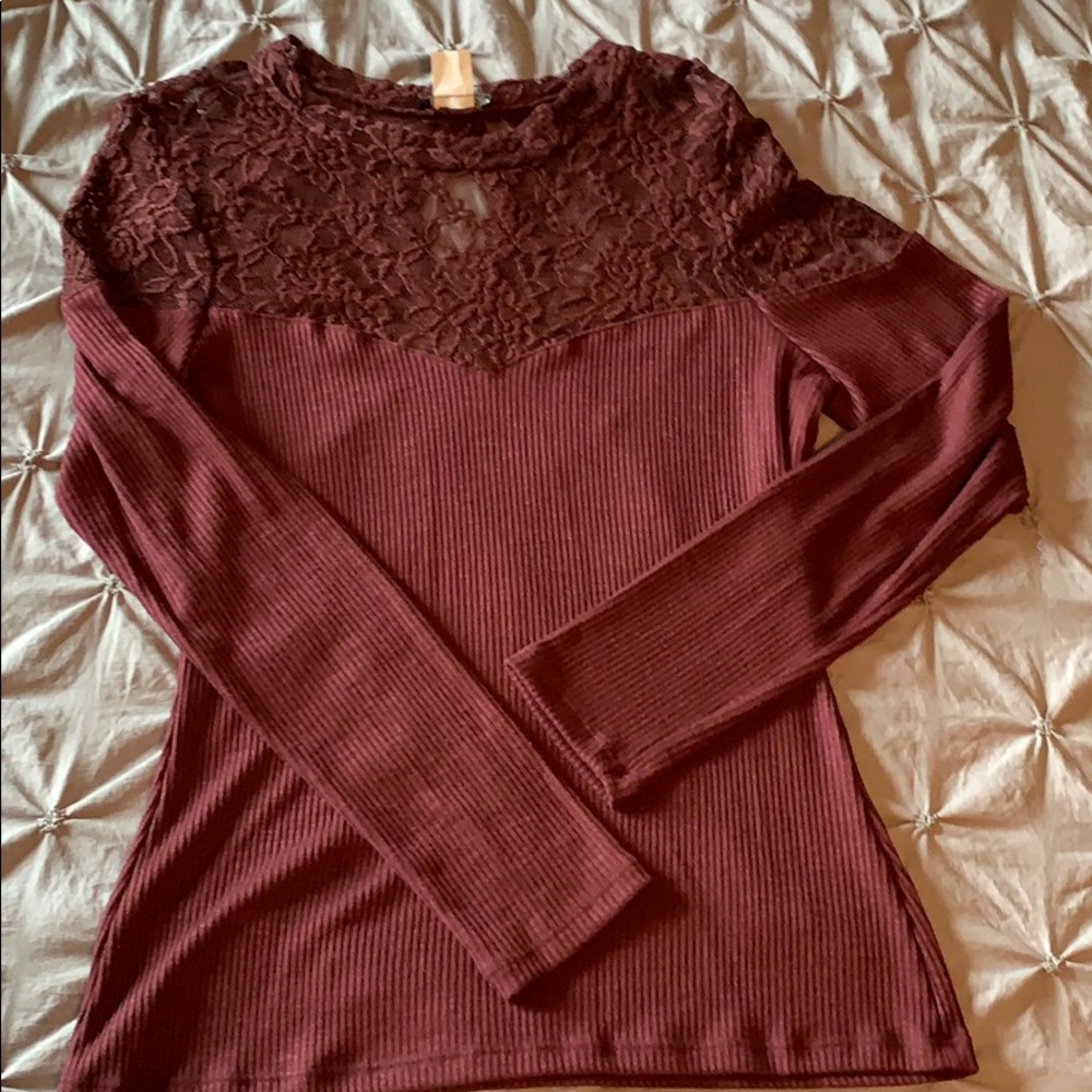 Long sleeve maroon Venus top with lace